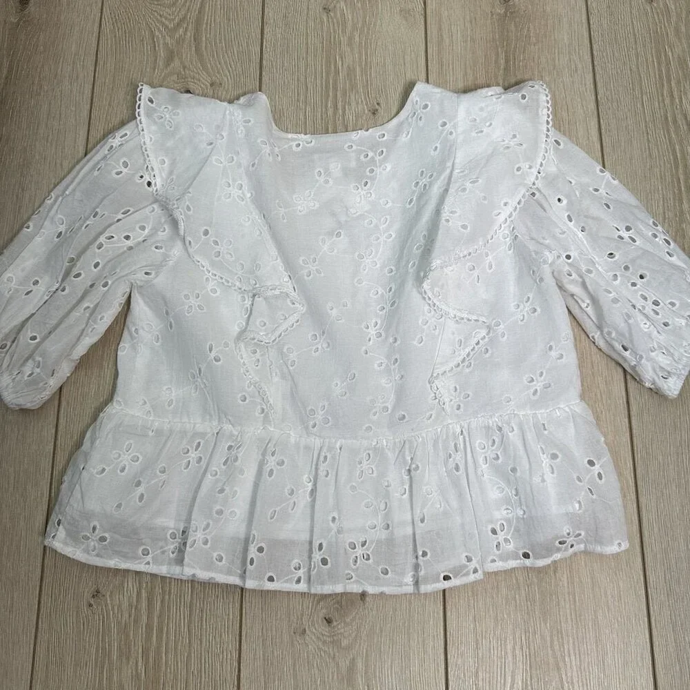 NWT &merci White Eyelet Top Size Large - Picture 2 of 5
